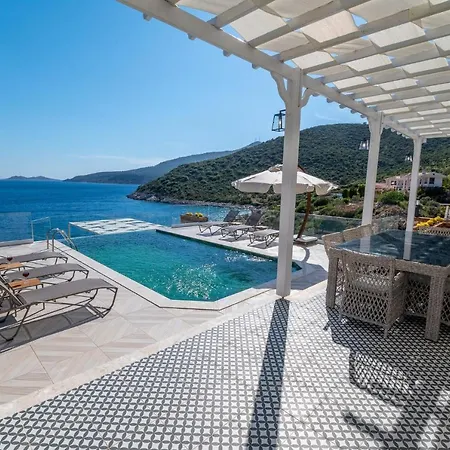 Kalkan Kalamar Plaji Denize Sifir Elana 1 Kaş